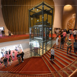 入場(chǎng)時(shí)刻，隨著隊(duì)伍緩緩前進(jìn)，滿懷期待的心，也準(zhǔn)備好一探消防員背後不為人知的故事。