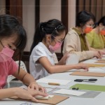 2022新業(yè)有藝市－手工書DIY於研習(xí)講堂，以工作坊形式展開，手指觸摸紙張、體會(huì)翻閱書頁的親密感。