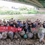 「第二屆親子淨溪」活動圓滿落幕，感謝住戶、粉絲的熱情參與，新業(yè)在筏子溪的常態(tài)淨溪活動將持續(xù)為環(huán)境、為教育「淨一份心力」。