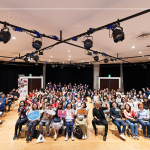 睽違許久的沙龍聚會，在歡笑與溫暖中度過，記錄下難忘的相聚時光。