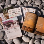 在後疫時(shí)代，閱讀恰好給我們一雙翅膀，讓我們飛越疆界及幽谷，從他人獨(dú)到的心與視線中看見世界美好的一面。只要你願(yuàn)意，隨時(shí)隨地都能來(lái)趟文青在地小旅行！