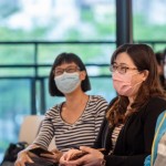 以照片展示豐富的臺灣美景，搭配精彩的旅途經(jīng)歷，將新業(yè)家族逗得眉開眼笑。