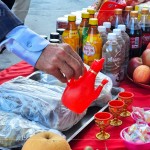 斟滿酒杯，裝滿虔誠(chéng)祈禱的心意，期許內(nèi)心的想望與希冀被上蒼聽見，祈願(yuàn)工程一切平安圓滿。