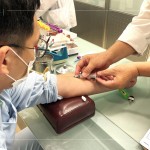 『抽血』是健檢中最重要的一部分，通過分析血液樣本來評估身體的健康狀況。