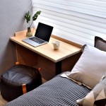 一只透明玻璃瓶?jī)?nèi)插上兩株蔓綠絨Philodendron，掀起筆電，自家就能讓「繆思女神」輕易現(xiàn)出芳蹤。