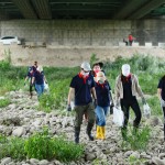 全長21.25公里的筏子溪，光是其中一小段河域，新業(yè)夥伴們就撿拾了四百多件垃圾，不禁令人感嘆「丟垃圾之舉動容易，撿垃圾之行卻花費更多心力」。