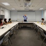 在定期舉辦的新進人員教育訓(xùn)練中，新業(yè)建設(shè)創(chuàng)辦人-穆椿松，親自傳授自身經(jīng)驗與業(yè)界所見，幫助新進人員建立全方位的職場價值觀。