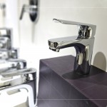 各式各樣的典雅款式，晶瑩剔透的質(zhì)感，映照出光影的自然流線，實(shí)用兼具質(zhì)感是新業(yè)始終的堅(jiān)持。