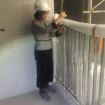 為了安全起見(jiàn)，新業(yè)職人團(tuán)隊(duì)相當(dāng)重視陽(yáng)臺(tái)欄桿高度，除了合乎建築技術(shù)規(guī)則，也包含替住戶(hù)與家人著想的心意。