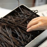 香草莢用途廣泛，能為各種食材增添豐富的風(fēng)味和香氣，如香草鹽、香草糖、天然香草精、冰淇淋、手工布丁…等。