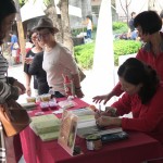 《失聲畫眉》作者凌煙11月17日來到臺中文學(xué)館參與「百萬文學(xué)市集」。（圖片提供：臺中市文化局）