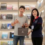 新業(yè)當天也特別準備相當適合Jason這位戶外陽光男孩的運動毛巾，讓他在全臺跑透透的同時也十足舒適。