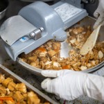 除了一般餐食外，針對咀嚼、吞嚥不佳的長輩，甘霖也個別準(zhǔn)備剁碎飲食、細(xì)碎飲食、半流質(zhì)飲食，讓長輩們更方便進(jìn)食。