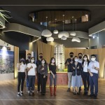 來自開發(fā)、設(shè)計(jì)、施工、活動(dòng)的各部門生力軍加入，合影留念這一刻，我們相信未來會(huì)更璀璨美好。