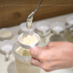 Fresh Stracciatella (Dida絲翠新鮮起司)屬於莫札瑞拉家族的成員，在凝乳塊形成後，需要做塑形的步驟，撕碎成條狀拌鮮奶油，也是布拉塔的內(nèi)餡。