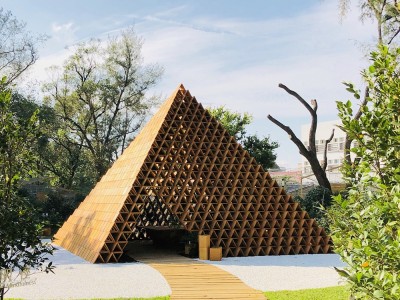 1472塊三角積木堆疊！建築大師隈研吾打造「積木概念館」