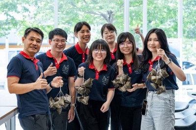 新業(yè)建設(shè)包粽、淨(jìng)溪、分享愛 推動公益從身邊做起